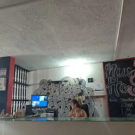 Music (adults Only) Hostal *